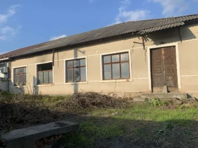 Продається земельна ділянка з приміщенням в місті Могилів- П