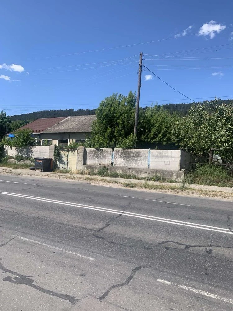 Продається земельна ділянка з приміщенням в місті Могилів- П