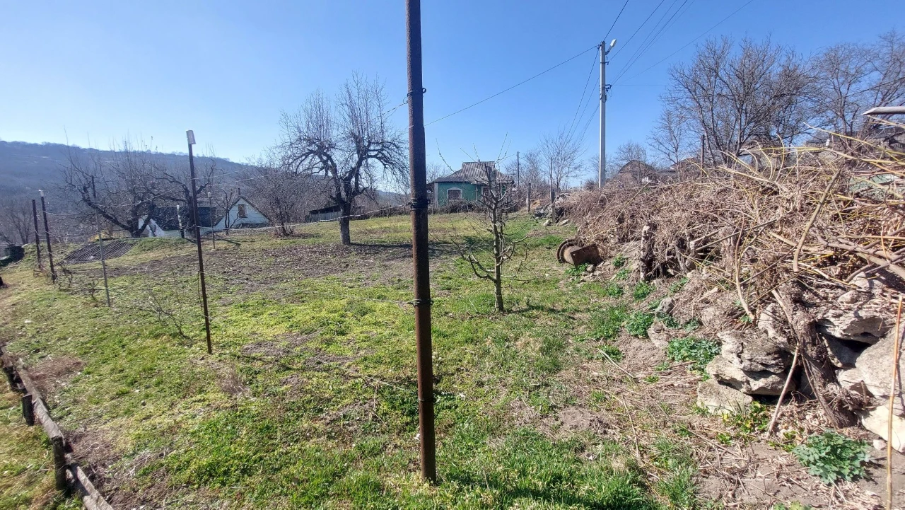 Продам 10 соток. Вул.Острівська,388.