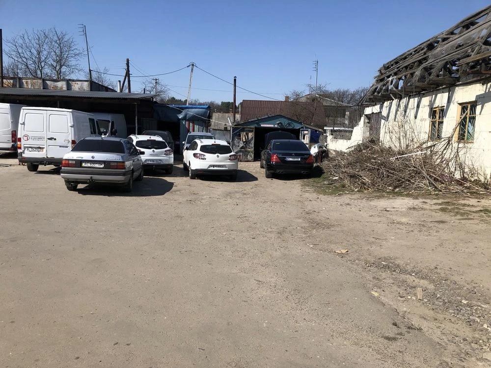 Продається земельна ділянка 32,56 сотки з комерційними примі