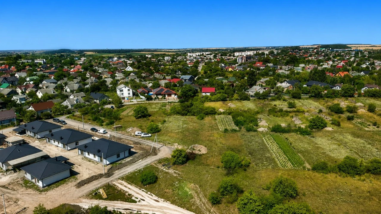 Продаються Земельна ДілянкБудинок Дуплекс Новобудова