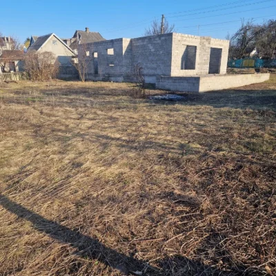 Продам ділянку з будинком єОселя