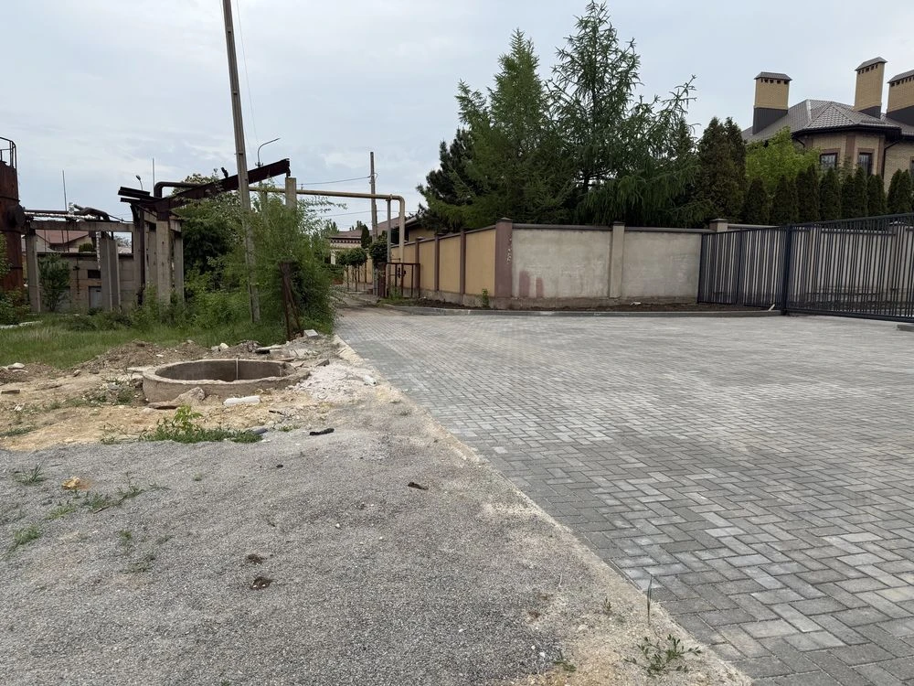 Продаж земельної ділянки у центрі міста, вулиця Юрія Сича, 1
