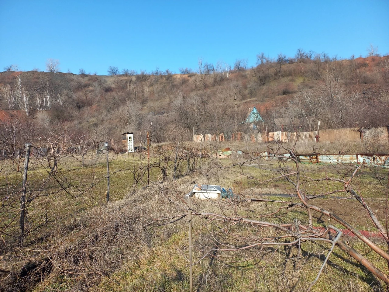 Продаю дачный участок в садовом товариществе "Лада "