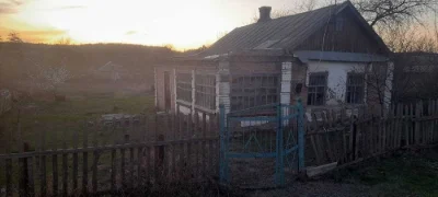 Продається зем.ділянка 10с.з будинком під реконструкцію
