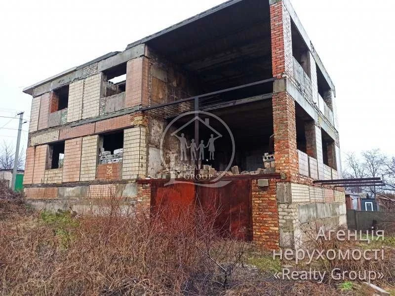 Продаж ділянки з недобудовою у Центр-Міському
