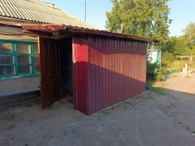 Продам участок с домом, летней кухней, хозпостройками. Центр