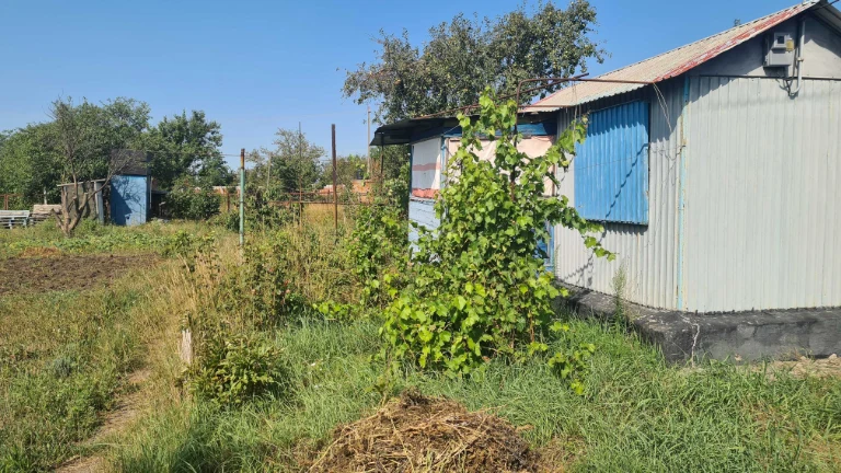 Продам дачу (3 участка по 4 сотки каждая)