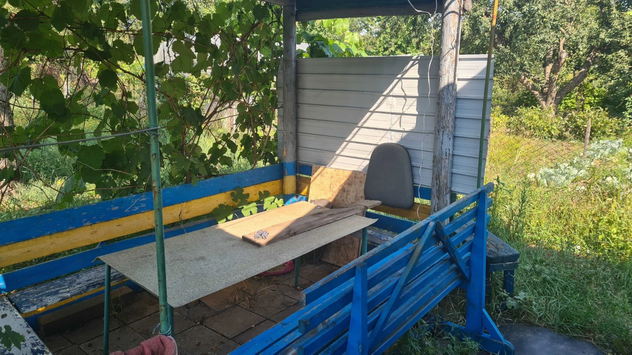 Продам дачу (3 участка по 4 сотки каждая)