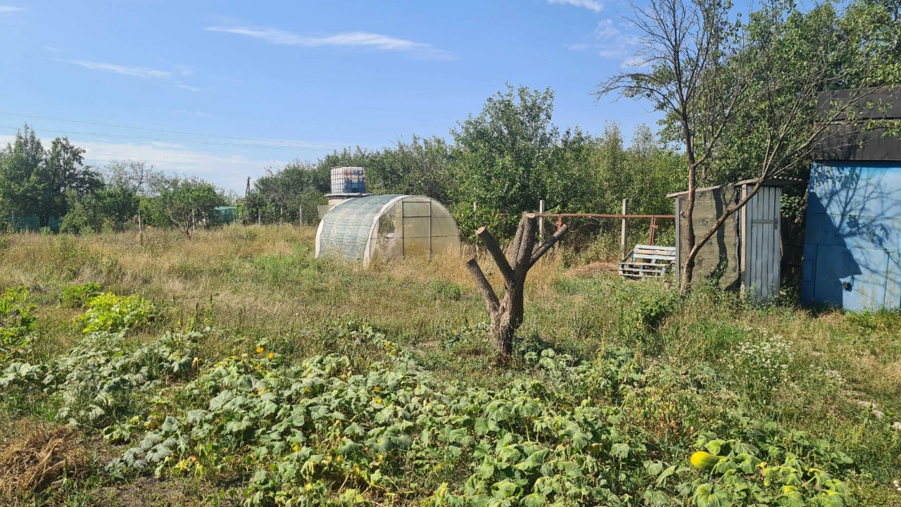 Продам дачу (3 участка по 4 сотки каждая)