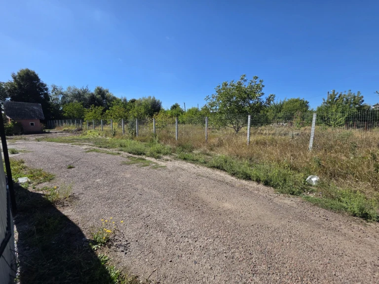 Продається ділянка з приміщенням під бізнес 19 сот. Промисло