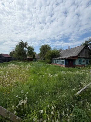 Продаж земельної ділянки зі старим будинком.