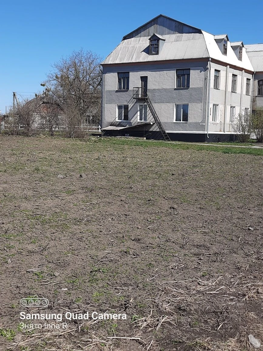 Продам земельну ділянку в центрі села Никонівка,Бердичівськи