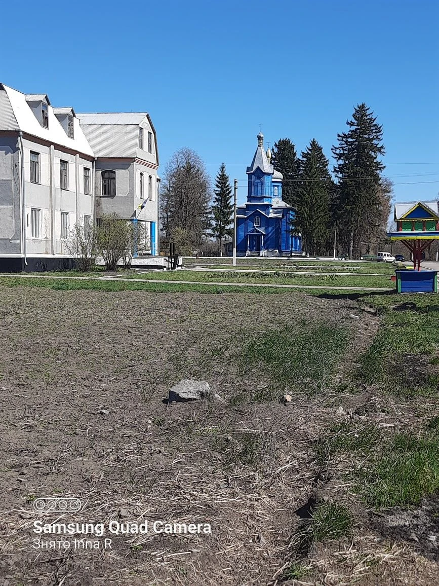 Продам земельну ділянку в центрі села Никонівка,Бердичівськи
