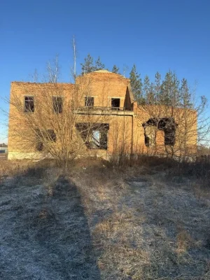 Продам  земельну ділянку з обєктом незавершеного буд. у м. О