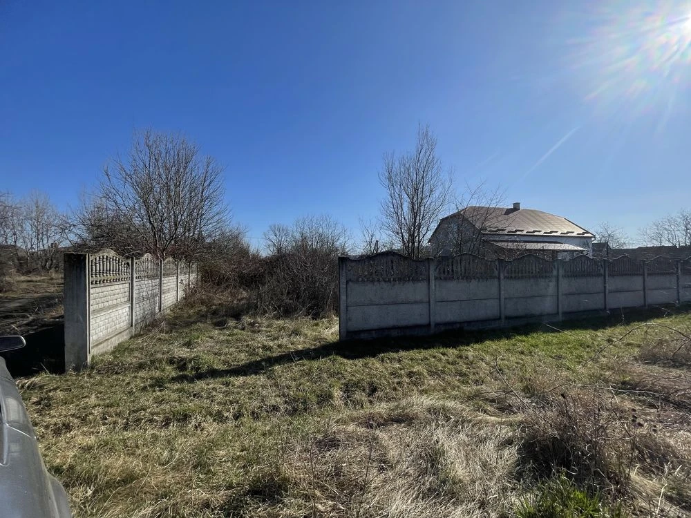 Закарпатська область, м.Берегово. 10 соток під ключ: паркан,