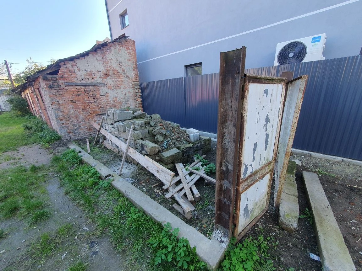 Ділянка, центр міста.