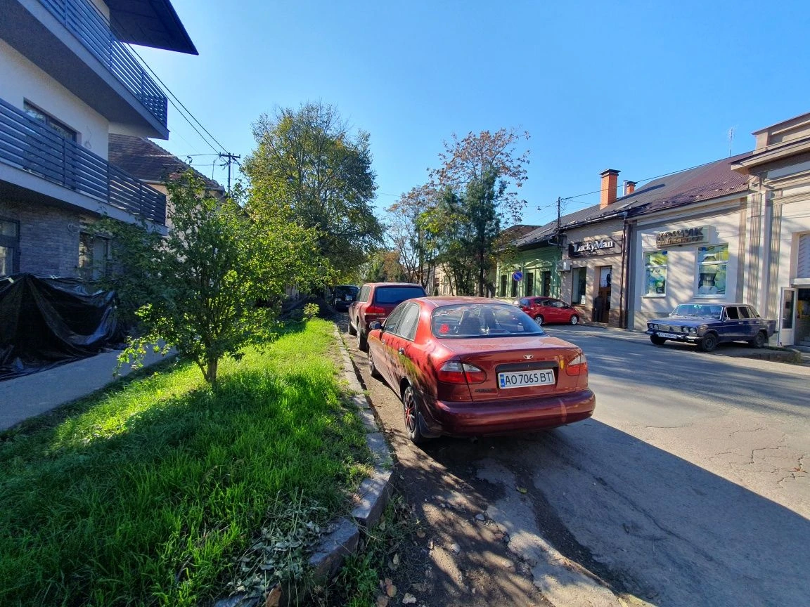 Ділянка, центр міста.