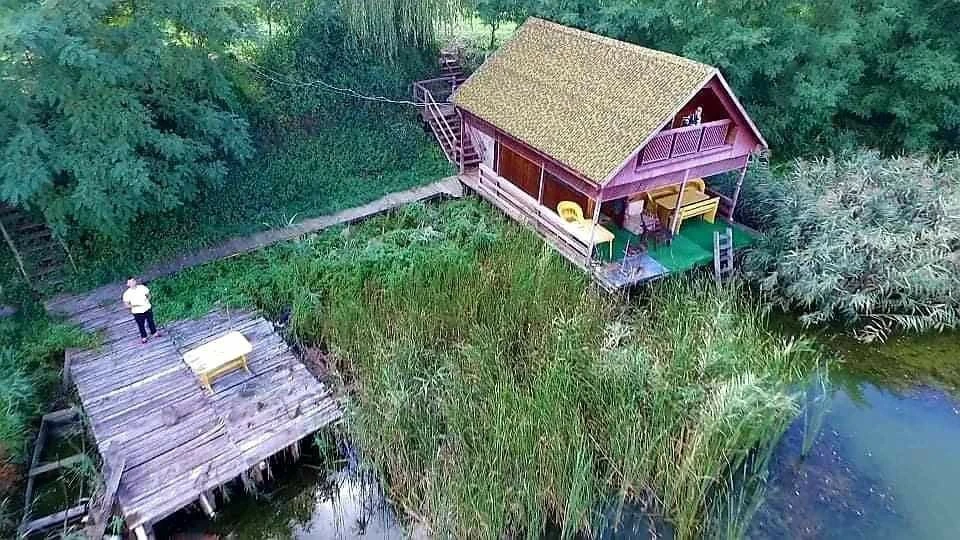 Продається озеро з земельною ділянкою