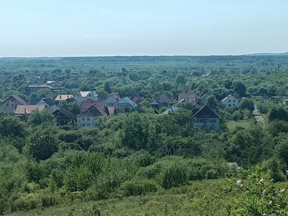Продається 50 соток землі під забудову садовими будинками  б