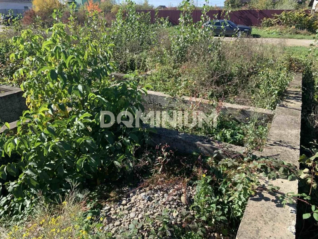 Земельна ділянка з фундаментом вул. Леоніда Каденюка
