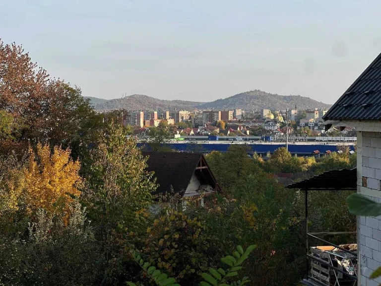 Ділянка 8 сот з ПАНОРАМОЮ на "Росвигово" та місто Мукачево в
