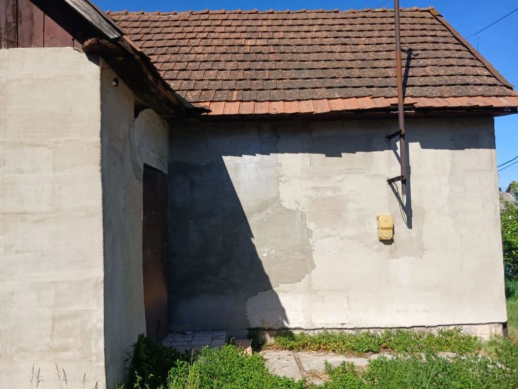 Ціну знижено! Продаю земельну ділянку зі старим будинком