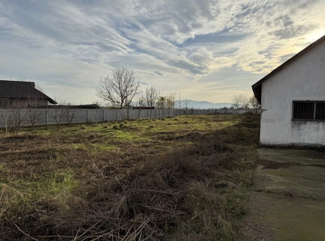 Продаж земельної ділянки з будівлею,с.Кошелево, 10км від м.Х