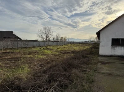Продаж земельної ділянки з будівлею,с.Кошелево, 10км від м.Х