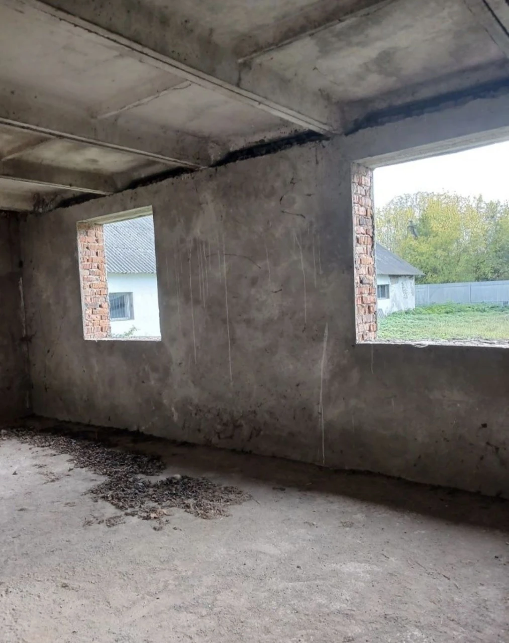 Продаж земельної ділянки з будівлею,с.Кошелево, 10км від м.Х