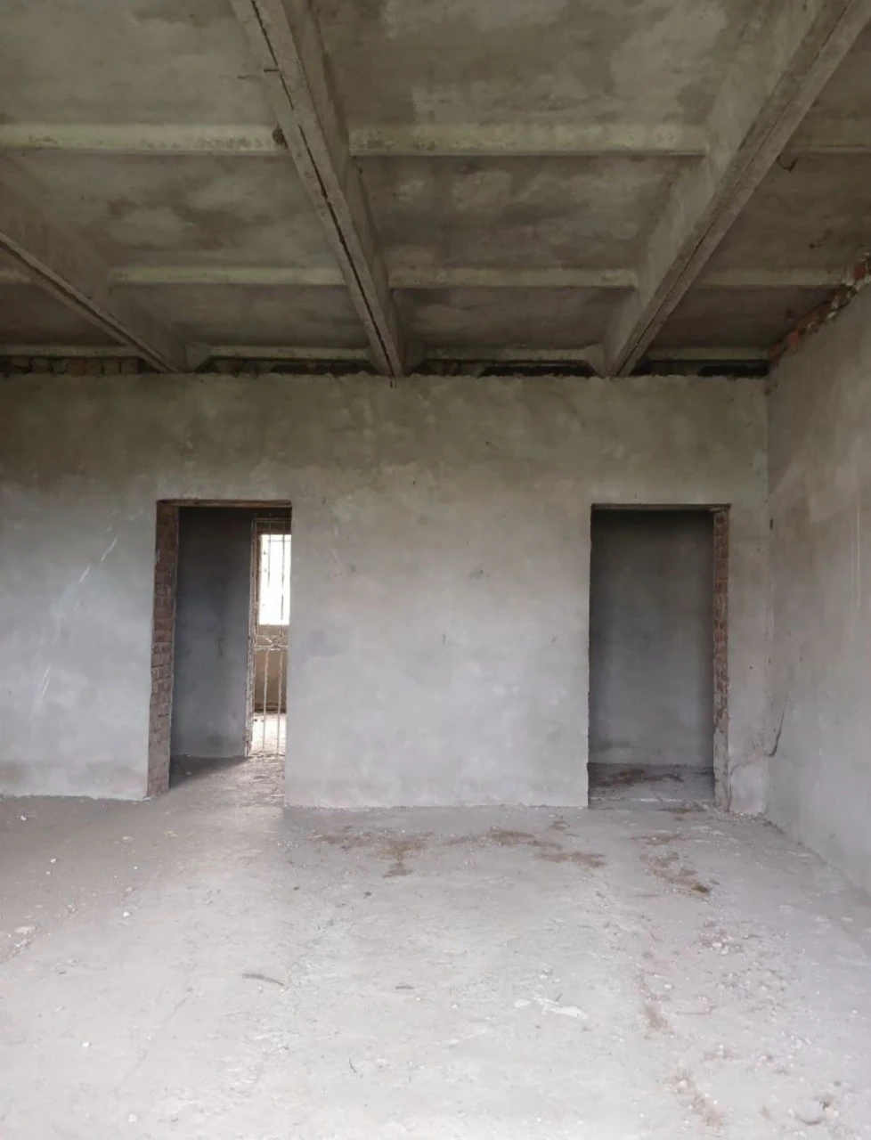 Продаж земельної ділянки з будівлею,с.Кошелево, 10км від м.Х