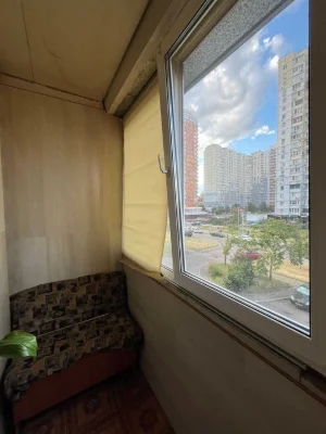 Продаж 3 кімнатної квартири, серія будинку КП, Троєщина, про