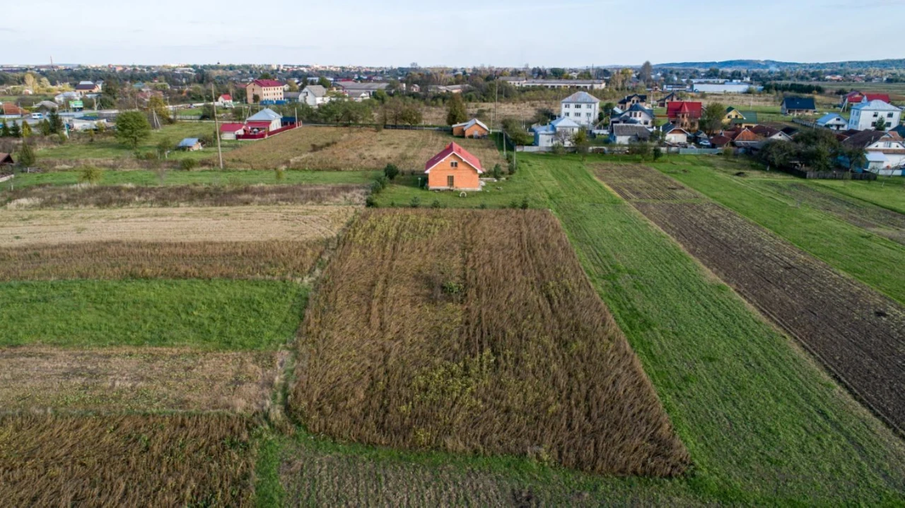 Продам ділянку в приміському селі Коломиї