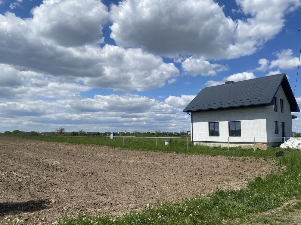 Продається земляна ділянка 5 км від центру  1200м(0.12га)вла