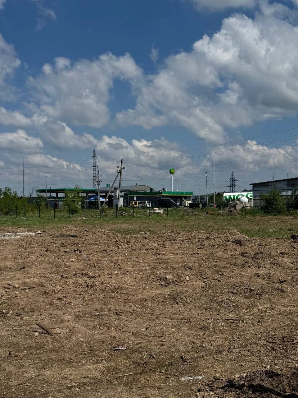 Продаж земельної ділянки комерційного призначення в м.Тисмен