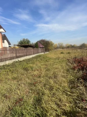 Продам земельну ділянку в селі  Підлісся
