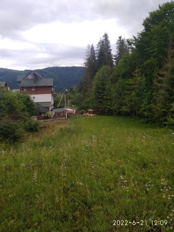 Продаж мальовничої ділянки в Яремче
