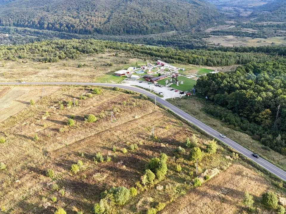 Ділянка. Яремче, Українська