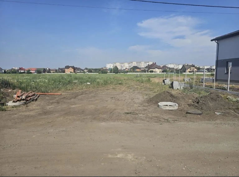 Продам ділянку 9,3 сотки. Таращанський масив. Центральні ком
