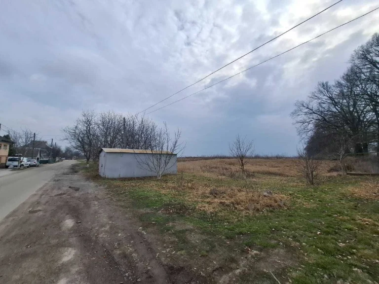 1,6 га фасад під комерцію