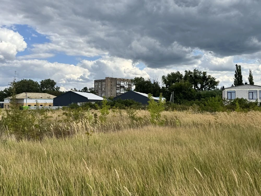 Продаж земельної ділянки на Військбуді 10 сот є світло