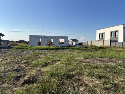 Продам ділянку 5 соток, Таращанський масив. Центральні комун