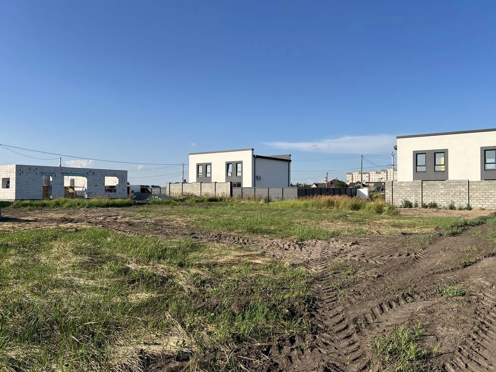 Продам ділянку 5 соток, Таращанський масив. Центральні комун