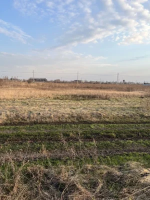 Земельна ділянка від власника зі світлом
