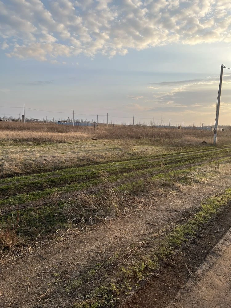 Земельна ділянка від власника зі світлом