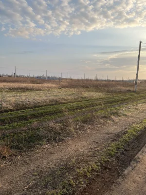 Земельна ділянка від власника зі світлом