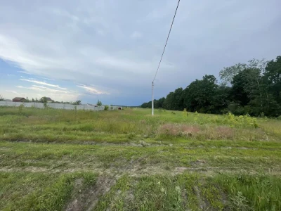 Військбуд. 30соток прямий вихід в ліс.