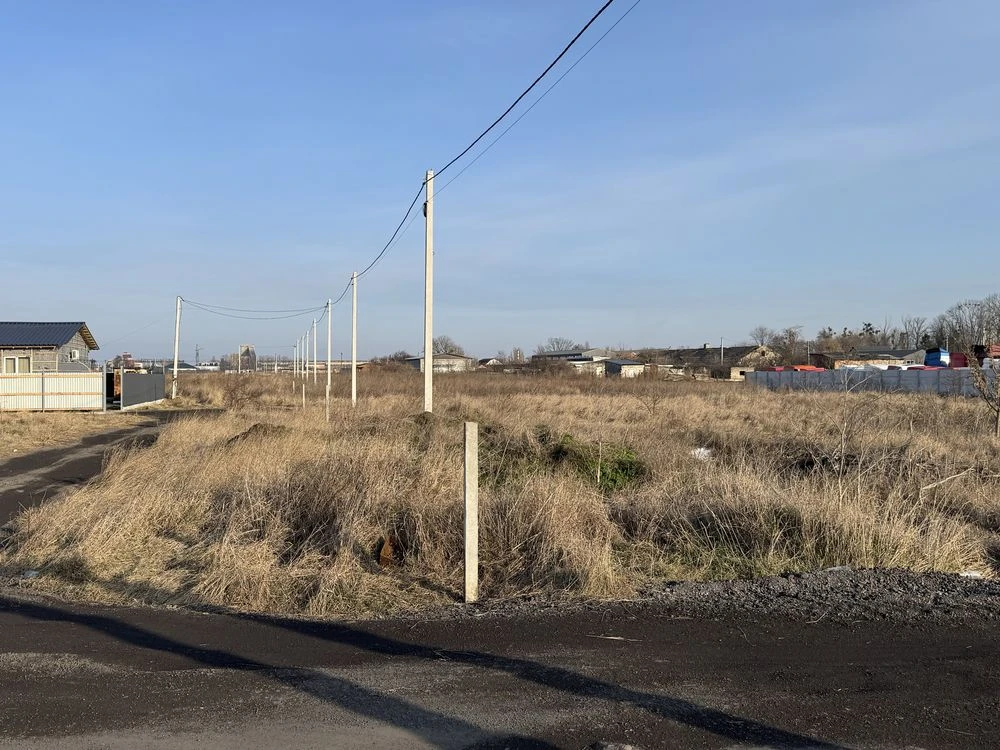 30 соток Військбуд підходить під комерцію.