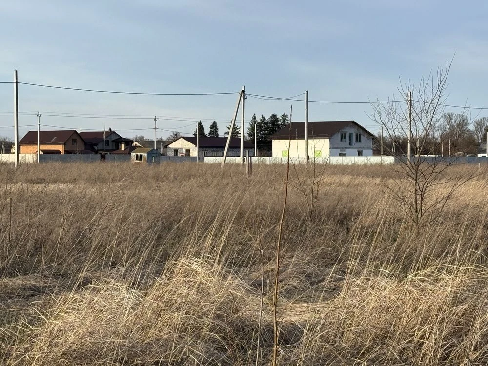 Військбуд неподалік АТБ
