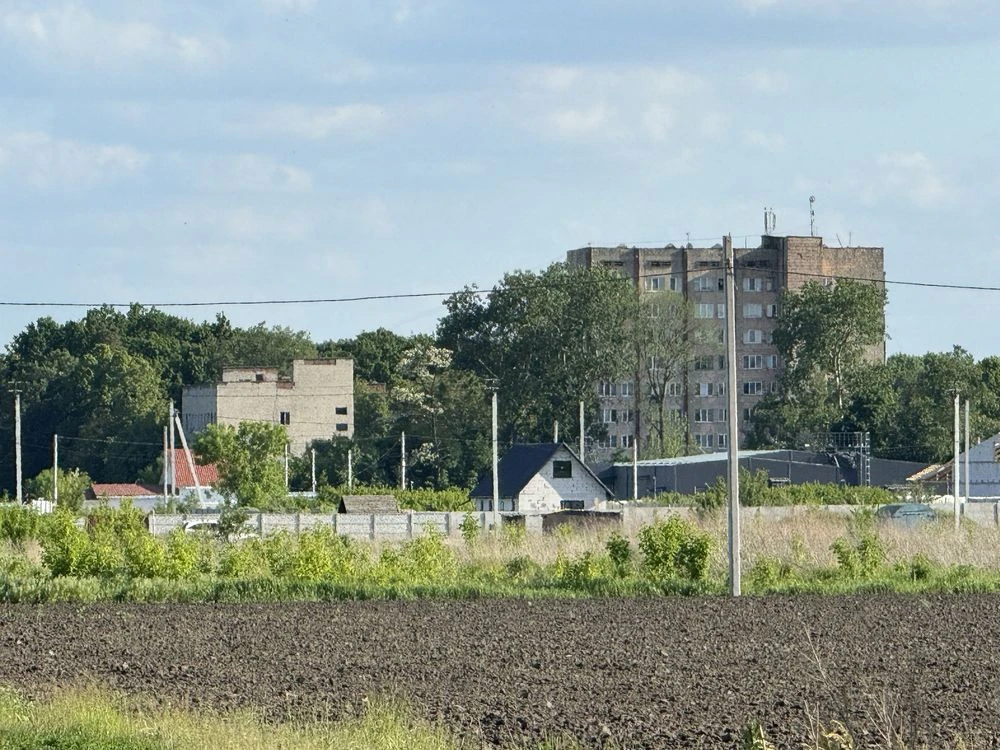 30соток Військбуд можливо під комерцію